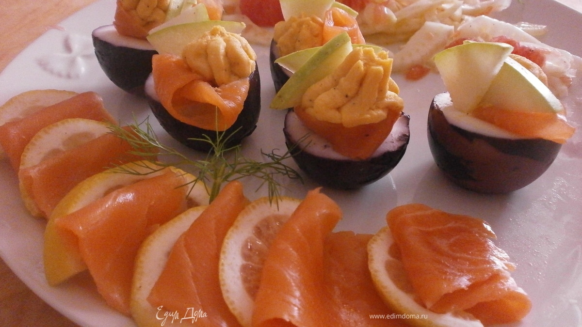 Закуска из яиц, маринованных в вине