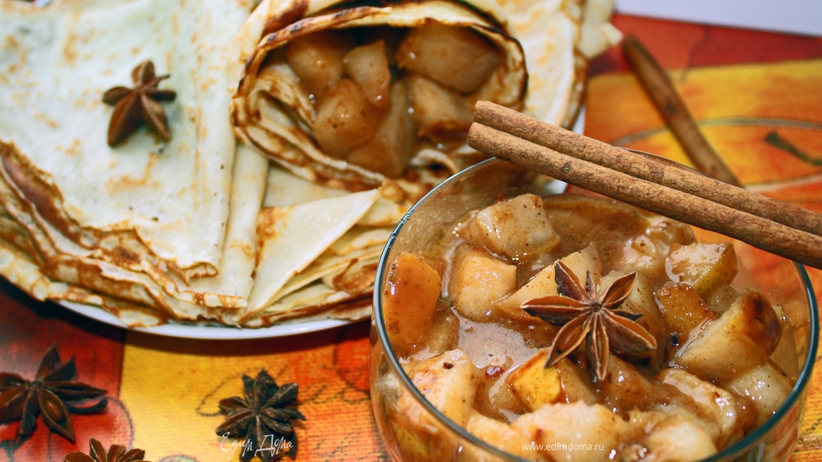 Блины с пряными и "пьяными" грушами