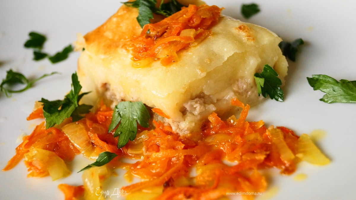 Картофельная запеканка с куриным фаршем и сыром