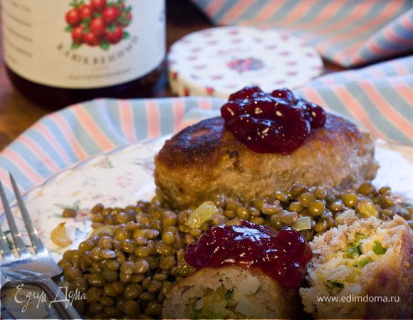 Рисово-мясные зразы с чечевичным гарниром