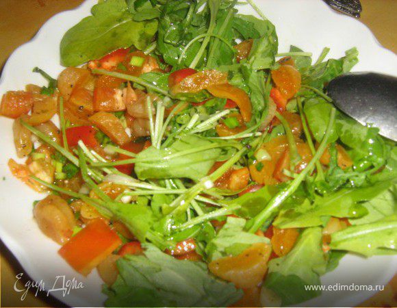 Освежающий салат с руколой и курагой Освежающий салат с руколой и курагой