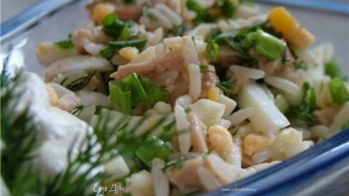 Салат с рисом и печенью трески