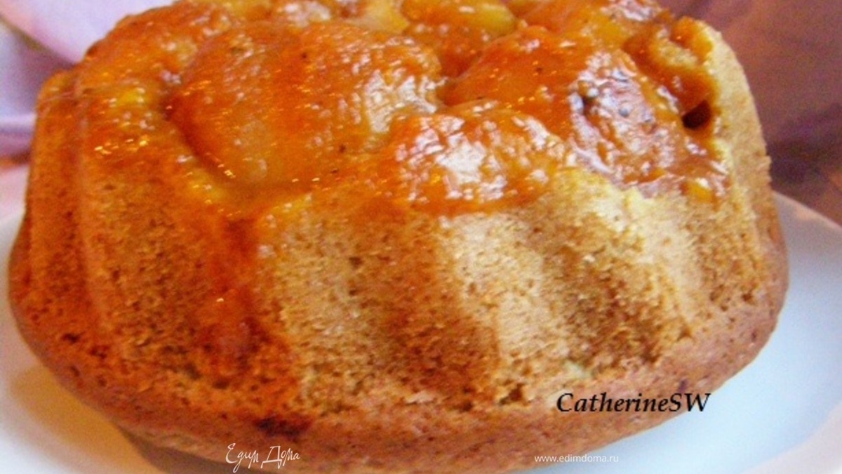 Пирог-перевертыш с фламбированными яблоками