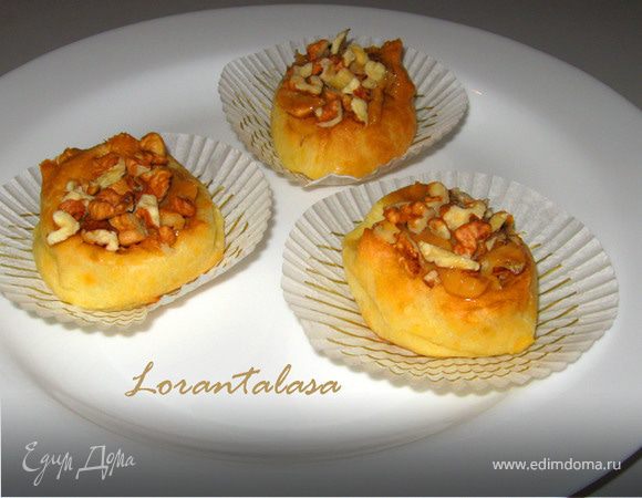 Эклеры с вареным сгущенным молоком и орехами