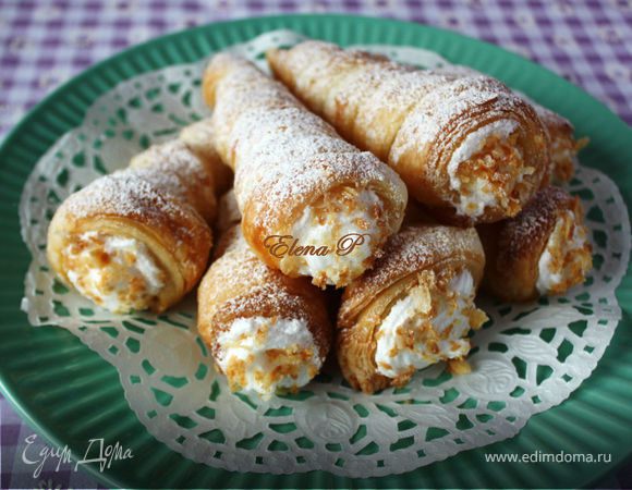 Слоеные трубочки с белковым кремом