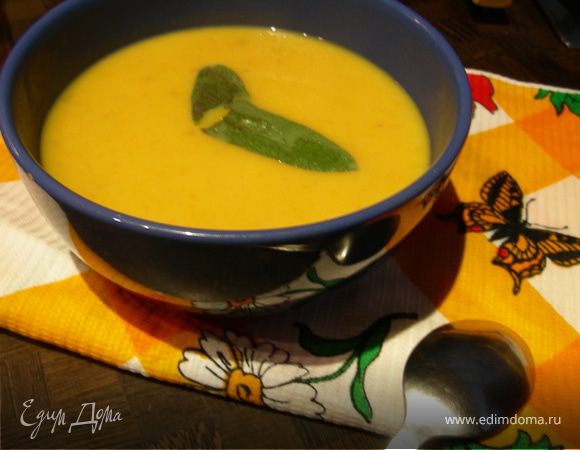 Суп-пюре из тыквы с шалфеем и чили от Джейми Оливера Суп-пюре из тыквы с шалфеем и чили от Джейми Оливера