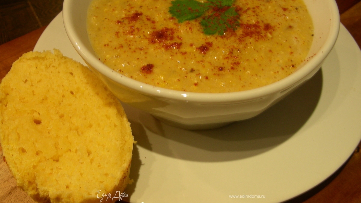 Кукурузный суп-пюре с чили и кориандром