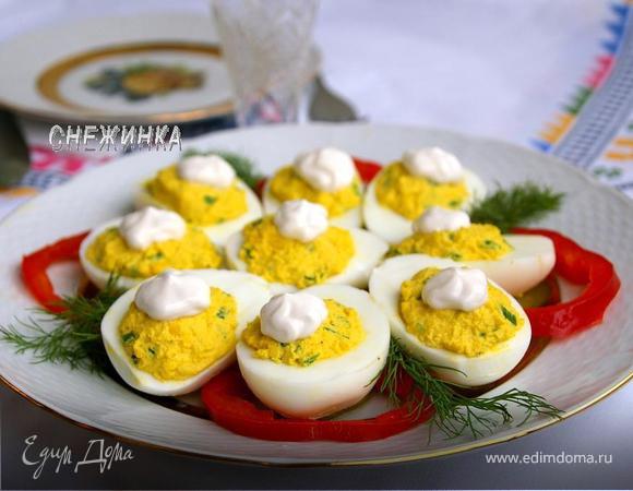 Фаршированные яйца под майонезом