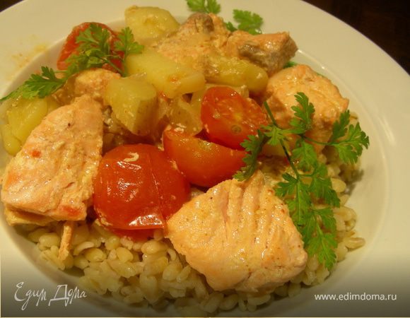 Карри с лососем и картофелем Карри с лососем и картофелем