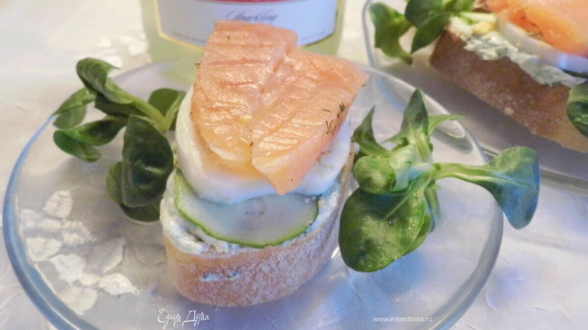 Угощаем черную водяную Змею: Новогодние Бутербродики с семгой