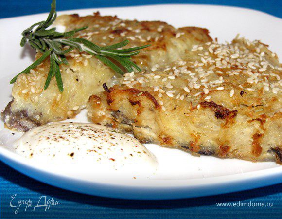 Драники с грибами и кунжутом, запеченные в духовке