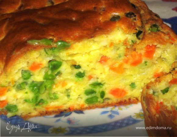 Закусочный кекс с морковью и зеленым горошком