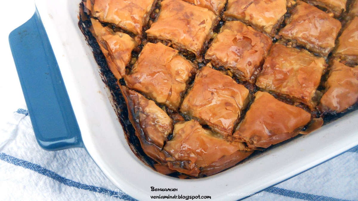 Пахлава с фисташками и апельсиновой водой