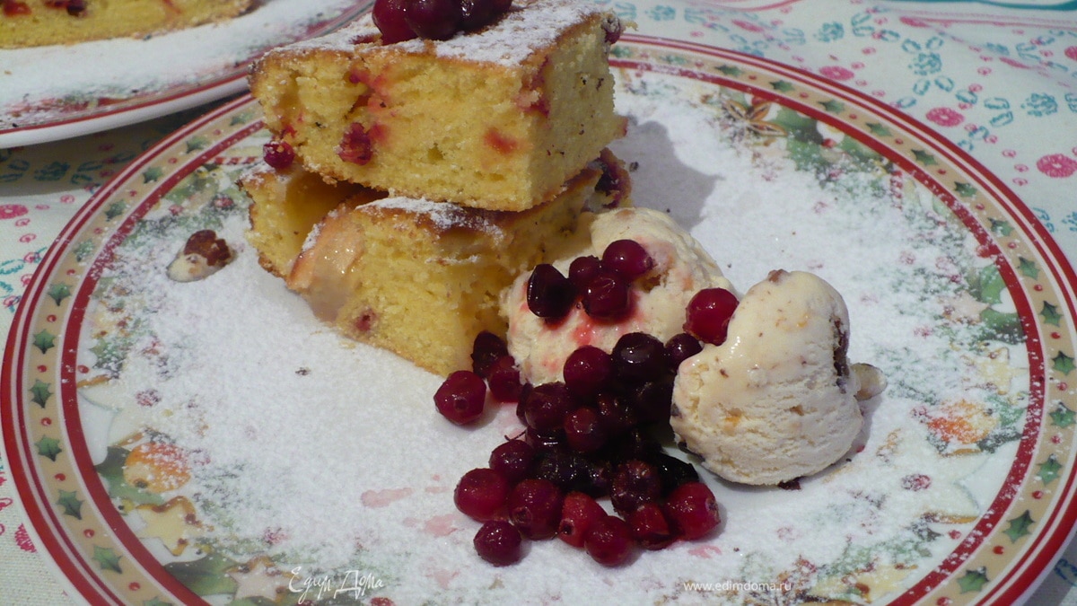 бретонский пирог с яблоком и клюквой