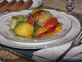 Курочка, тушенная с овощами и острой салями (по-средиземноморски)