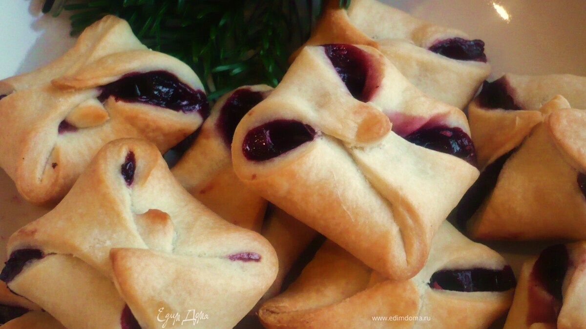 Ягодные конвертики из особого слоеного теста