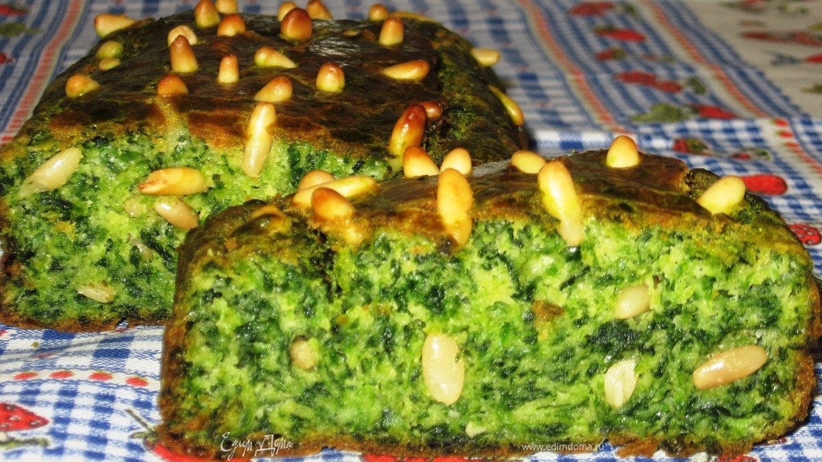 Закусочный кекс со шпинатом и кедровыми орешками