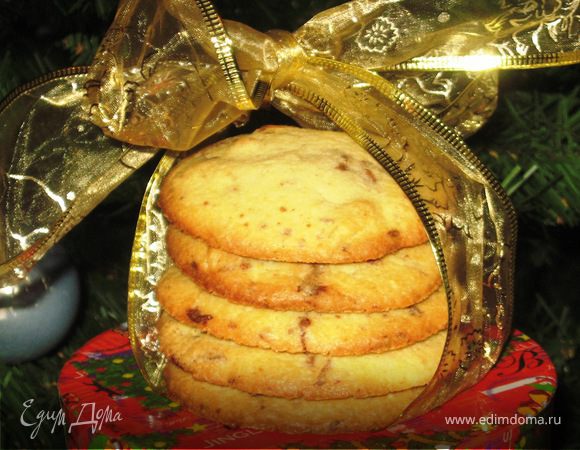 Печенье с молочным  шоколадом и фундуком