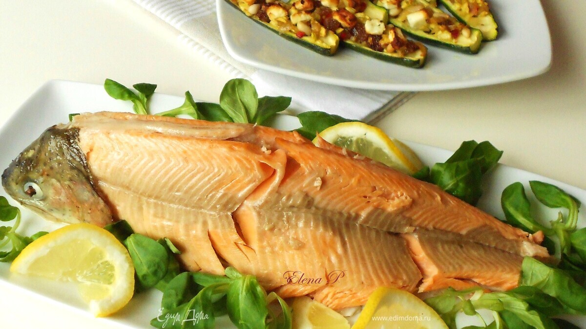 Запеченная форель и мини-цукини