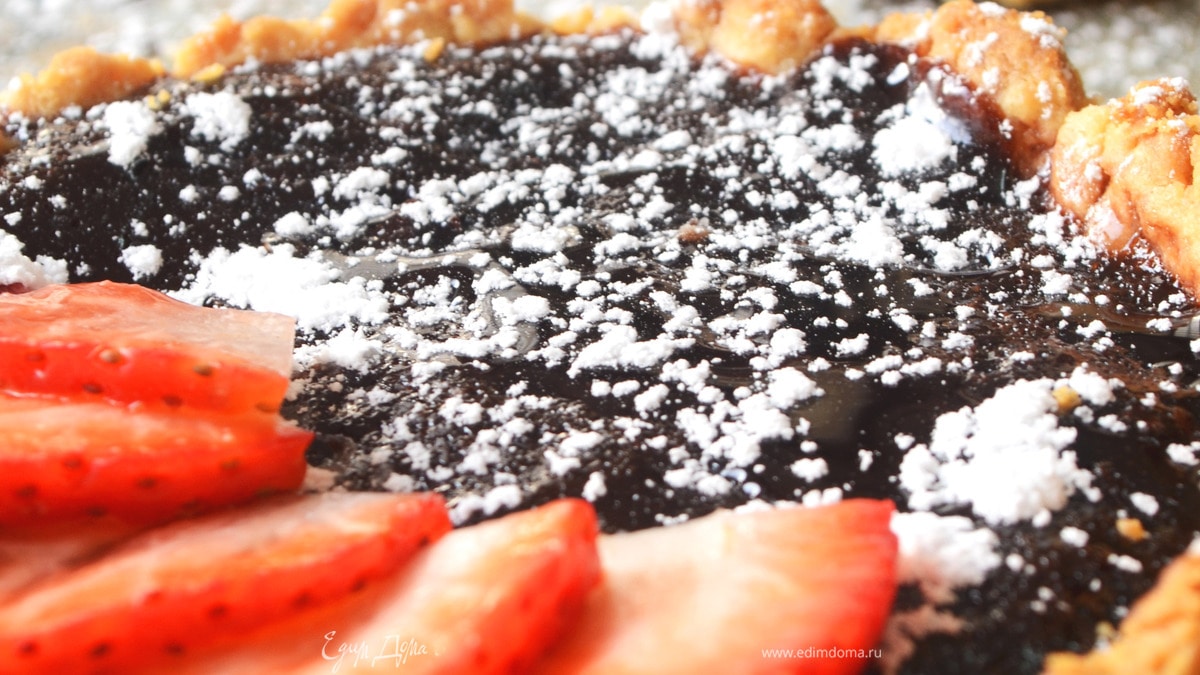 Шоколадные тарталетки с клубникой