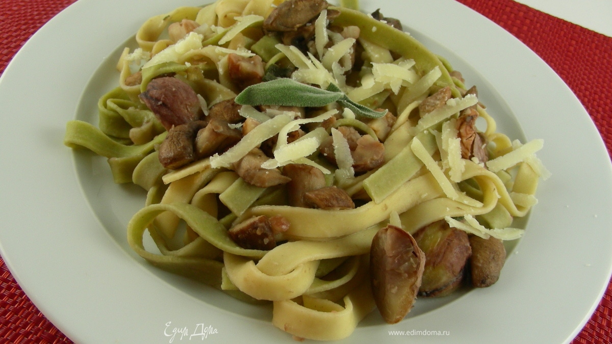 Паста с каштанами, грибами и шалфеем