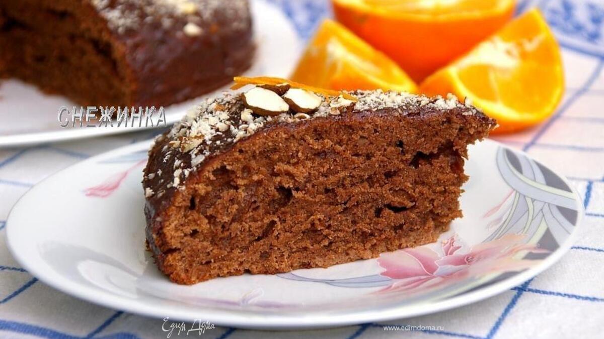 «Безумный» шоколадно-банановый пирог с шоколадно-апельсиновой глазурью