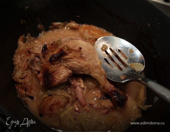Утиные ножки с яблоками, томленные в белом вине Утиные ножки с яблоками, томленные в белом вине