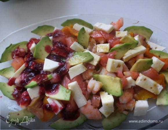 САЛАТ ИЗ ЗАПЕЧЕННОЙ ТЫКВЫ С МОРЕПРОДУКТАМИ И ДВУМЯ СОУСАМИ