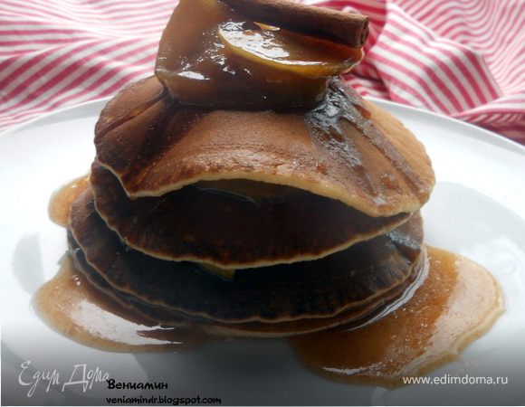 Панкейки с карамелизованными яблоками Панкейки с карамелизованными яблоками