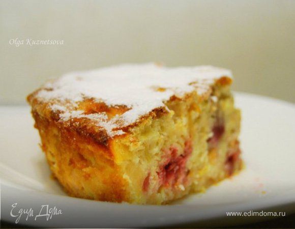 Шарлотка яблочно - клубничная