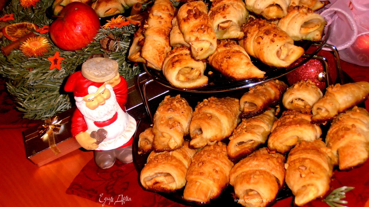 Яблочные слойки в лимонадной карамели