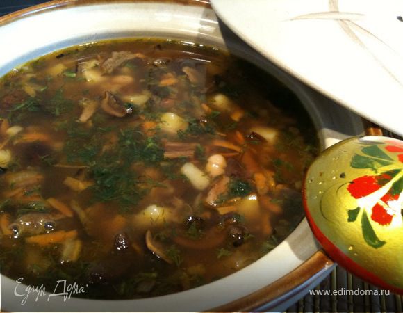 Сытная постная похлебка с грибами и фасолью
