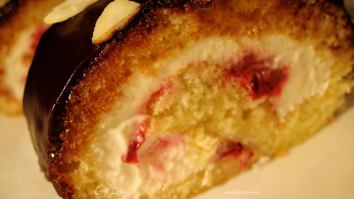 Рулет вишнево-ромовый с творожным сыром «Дехин»