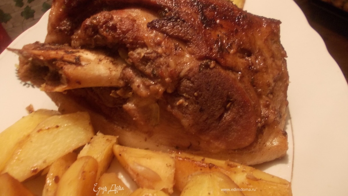 Воскресная рулька с соусом "Тирей"