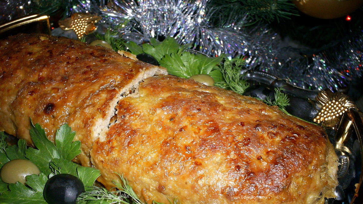 Мясной рулет из фарша