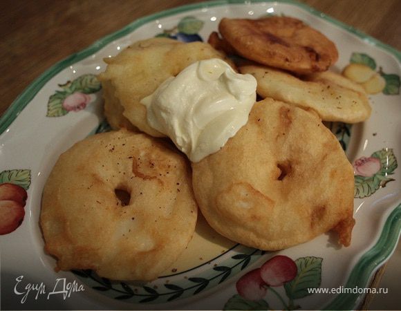 Яблочные кольца в кляре Яблочные кольца в кляре