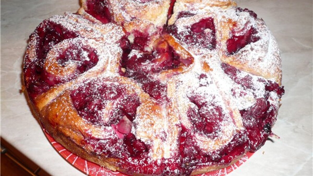 Пирог с вишней "Ярко"