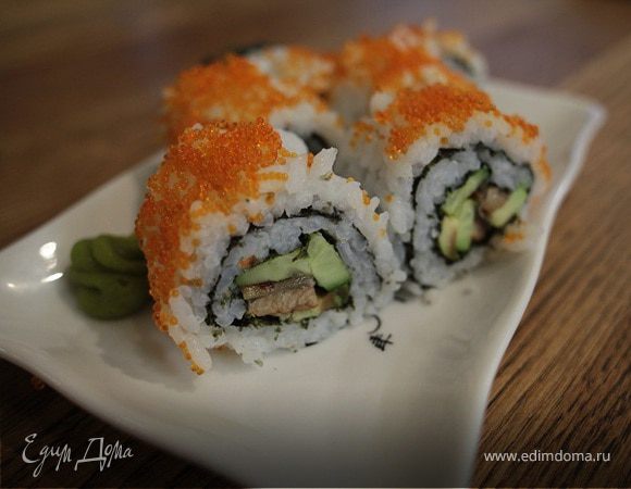 Роллы с угрем, авокадо и огурцом
