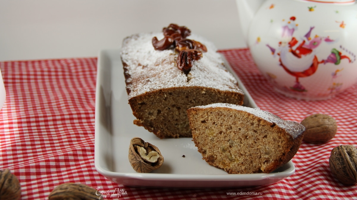 Стамбульский кекс с грецкими орехами, изюмом и корицей