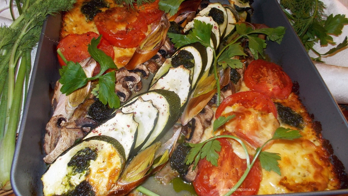 Овощи, запеченные с брынзой и грибами