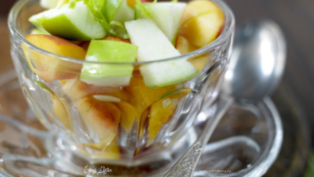 Салат из персиков и груш