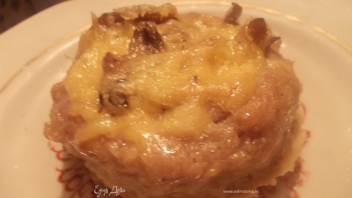 Мясные "гнезда" с грибами и сыром