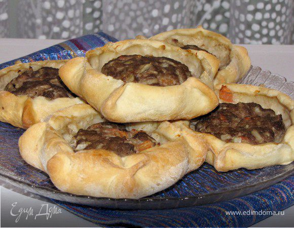 Арабские открытые пирожки с мясом