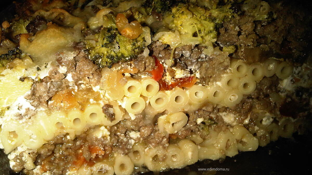 Макаронная запеканка с овощами и фаршем в сливочно-овощном соусе