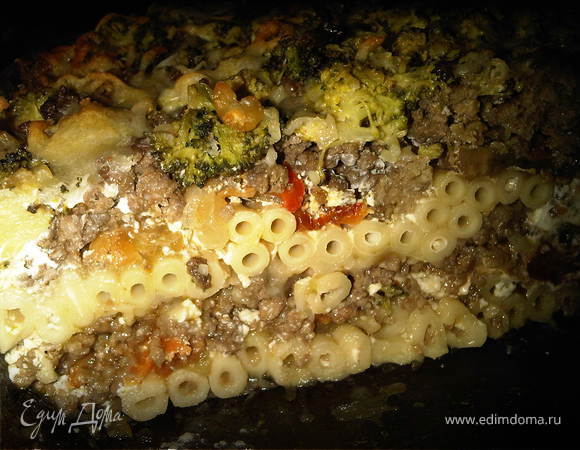 Макаронная запеканка с овощами и фаршем в сливочно-овощном соусе 