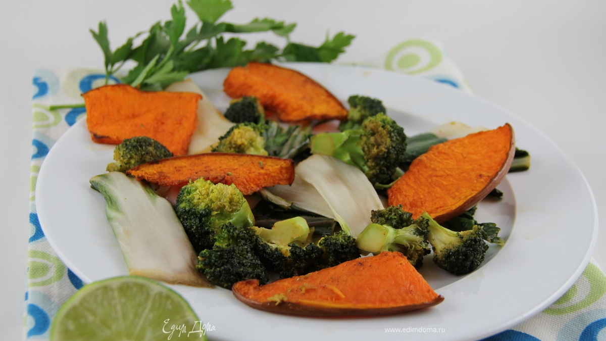 Запеченная пряная тыква с овощами в китайском стиле