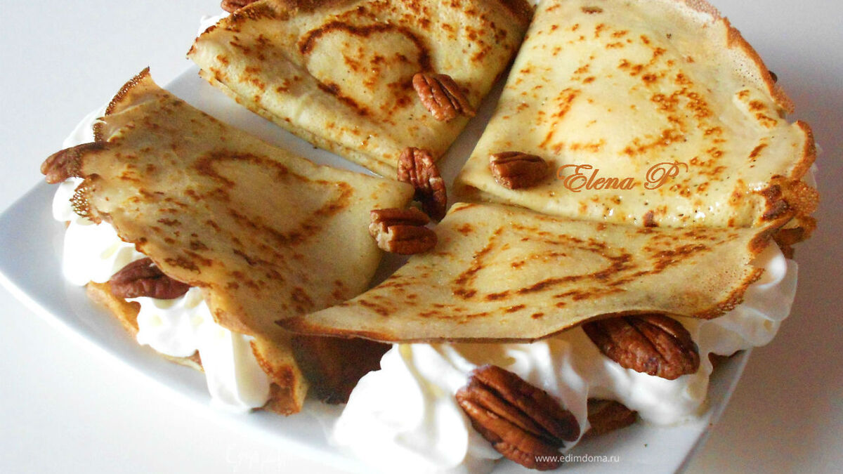 Блинчики с орехом пекан и кленовым сиропом