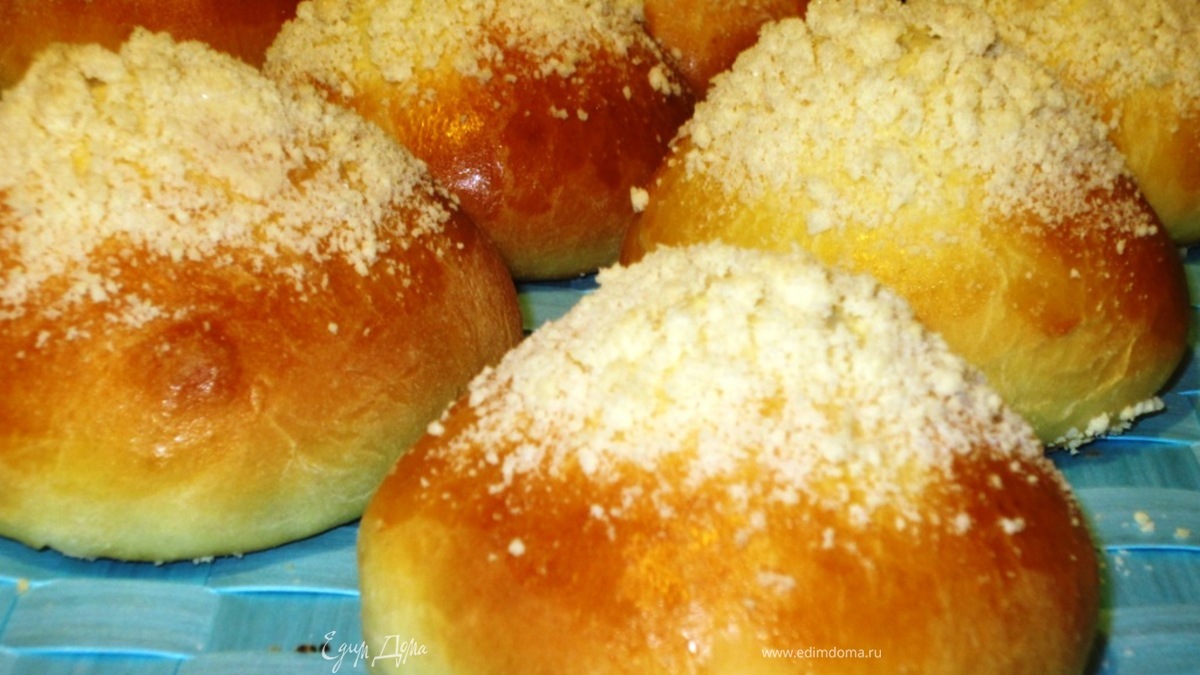 Воздушные булочки с шоколадной пастой и штрейзелем