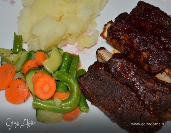 Говяжьи ребра со специями в барбекю соусе Говяжьи ребра со специями в барбекю соусе