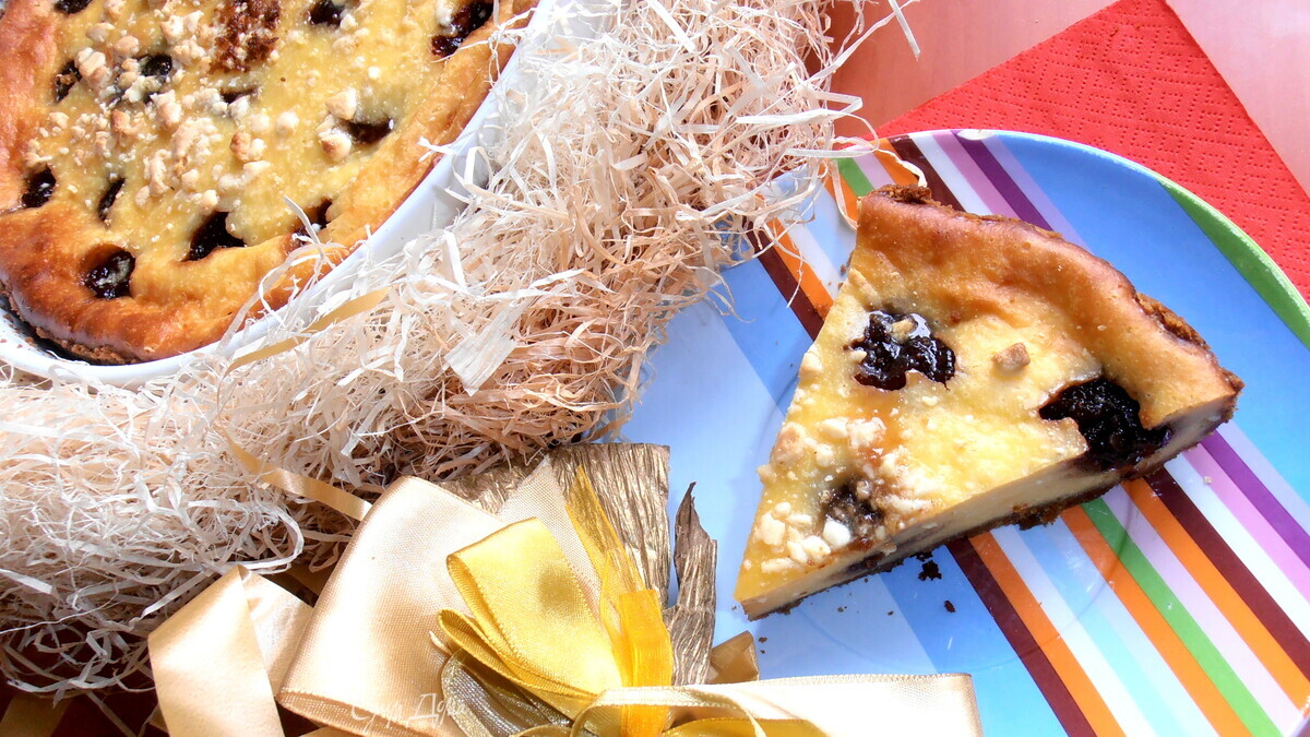 Пирог "Нежность", или "Клубника, утонувшая в творожке"